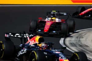 Hamilton assume culpa por sequência de punições na F1: “Preciso parar de dar motivos”